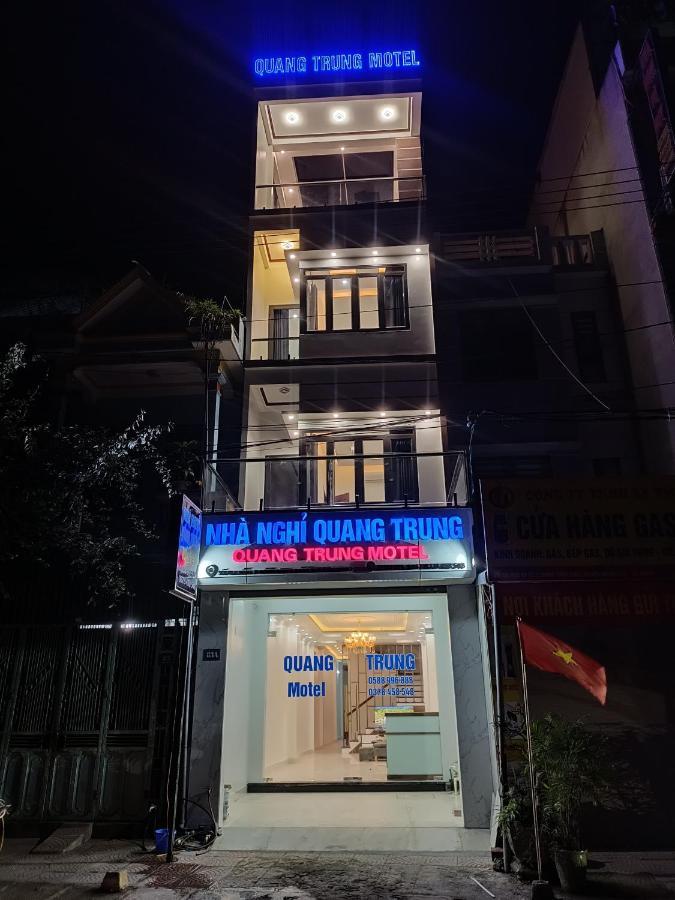 Nhà Nghỉ QUANG TRUNG Dong Van  Exterior foto