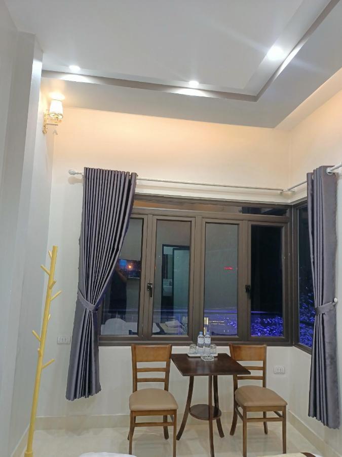 Nhà Nghỉ QUANG TRUNG Dong Van  Exterior foto