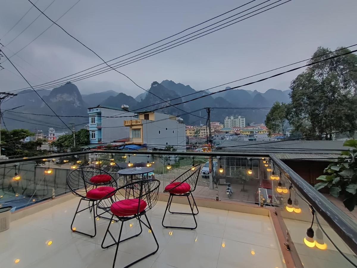 Nhà Nghỉ QUANG TRUNG Dong Van  Exterior foto