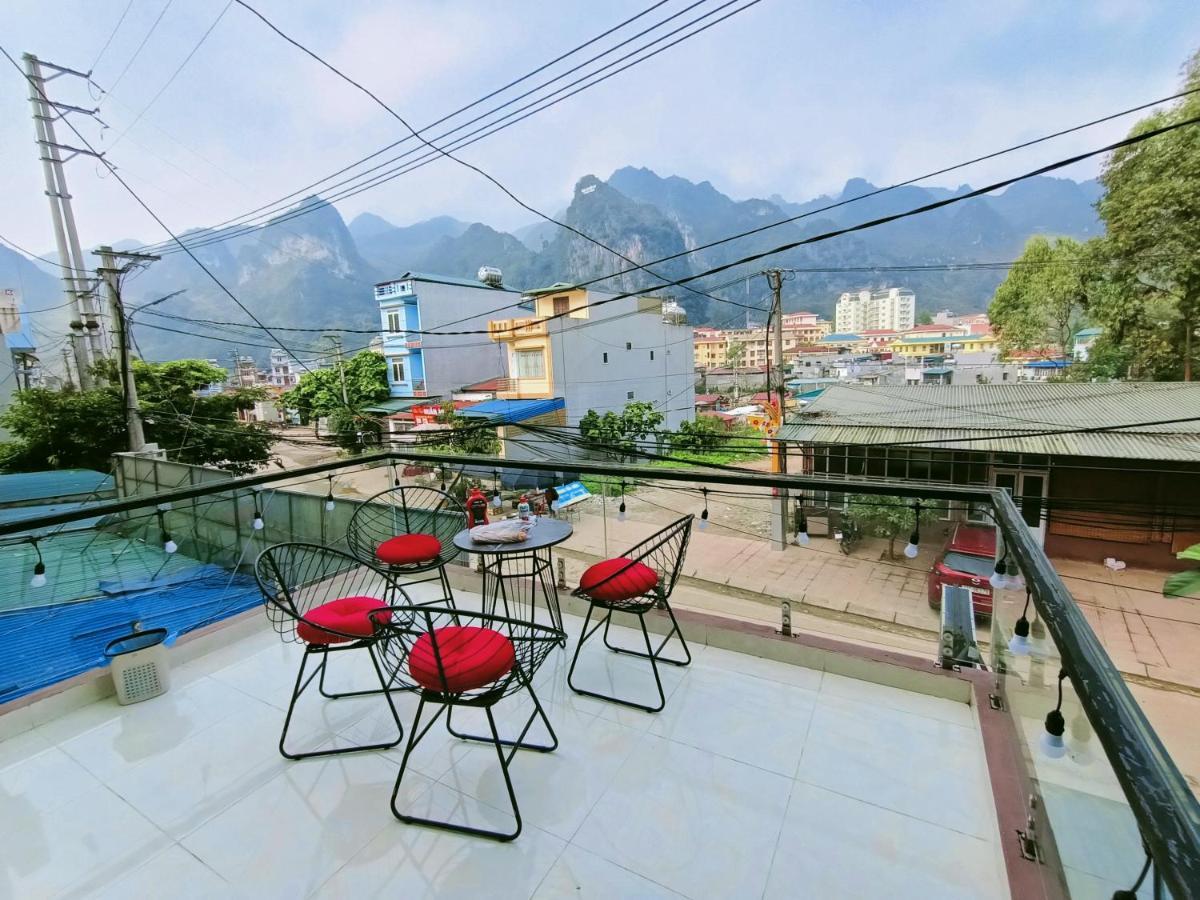 Nhà Nghỉ QUANG TRUNG Dong Van  Exterior foto