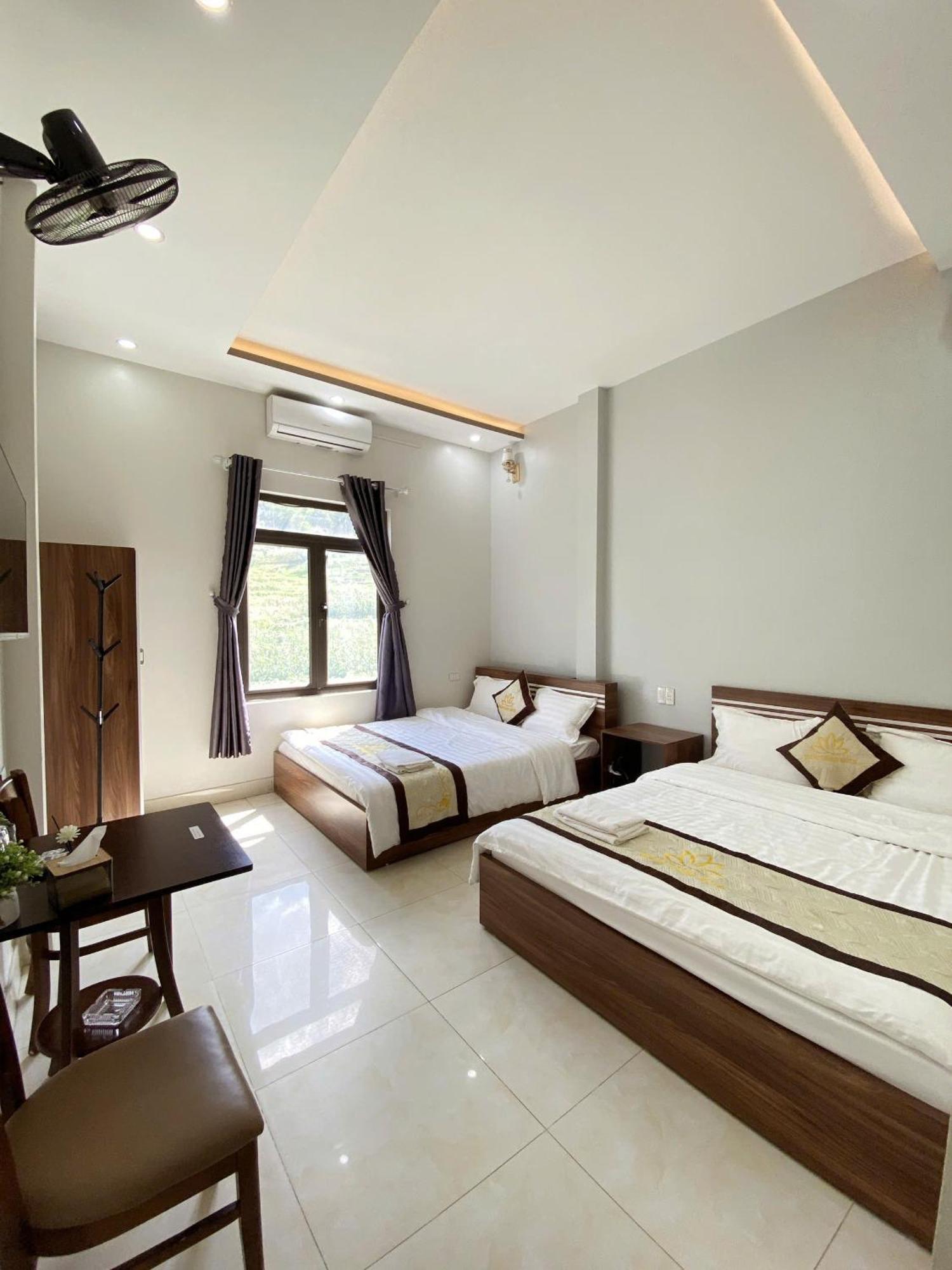Nhà Nghỉ QUANG TRUNG Dong Van  Exterior foto
