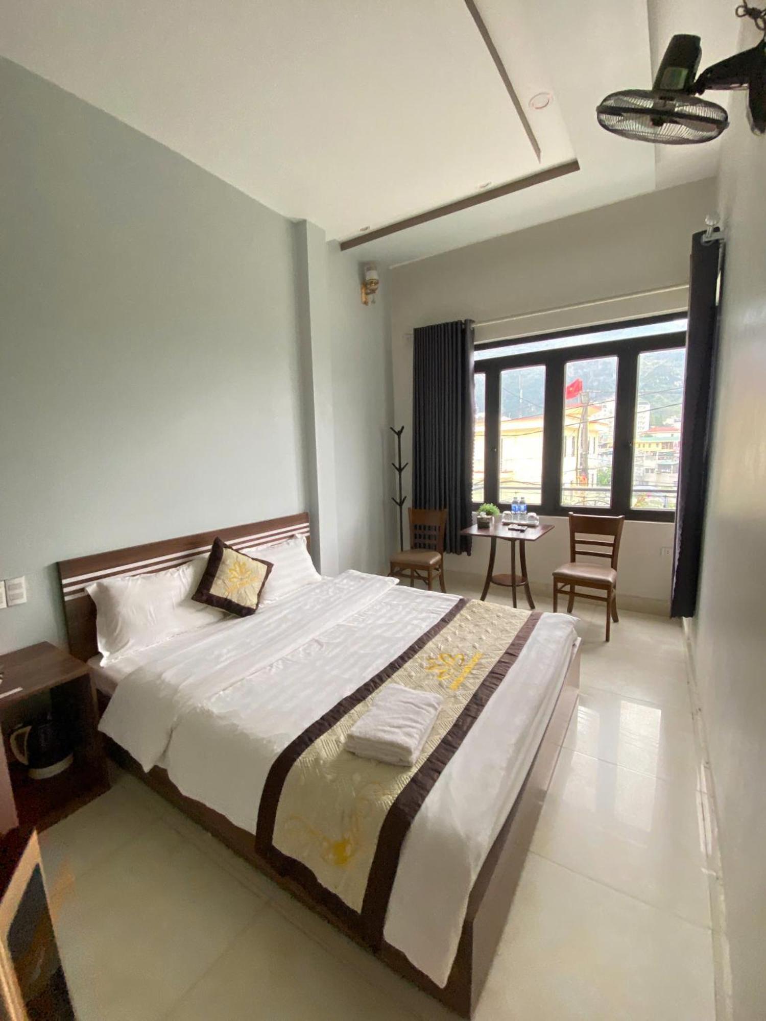 Nhà Nghỉ QUANG TRUNG Dong Van  Exterior foto